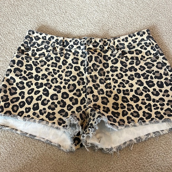 Leopard print denim shorts - Picture 1 of 5
